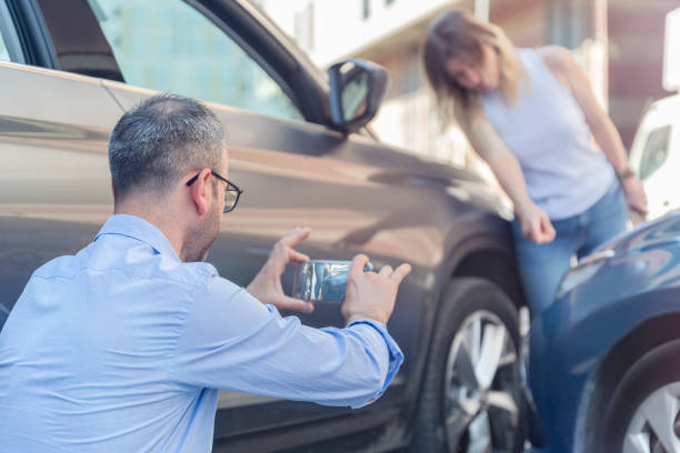 Professional Sr22 Insurance technician working in Warren, IL